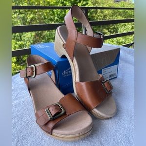 DANSKO MATTY SANDAL New Women’s Size 41 Color Camel style: Clog sandals